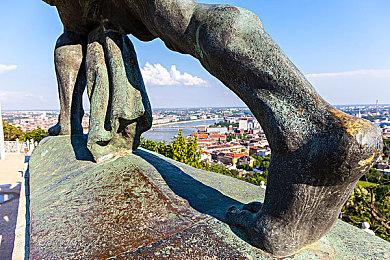 类魂《记忆边境》闪躲游戏玩法介绍 以退为进